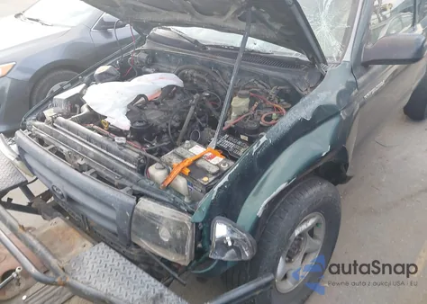 2000 Toyota Tacoma из США, поврежденный, VIN 4TAWM72N9YZ649928